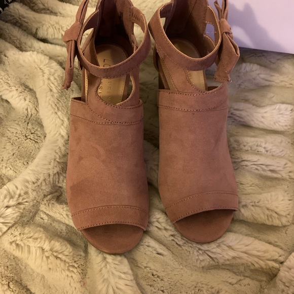 SOLD LC Lauren Conrad java peep toe heels - Picture 2 of 6